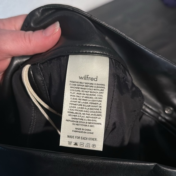 Aritzia Wilfred Black Vegan Leather Straight Leg Pant Size 4 - Picture 5 of 8